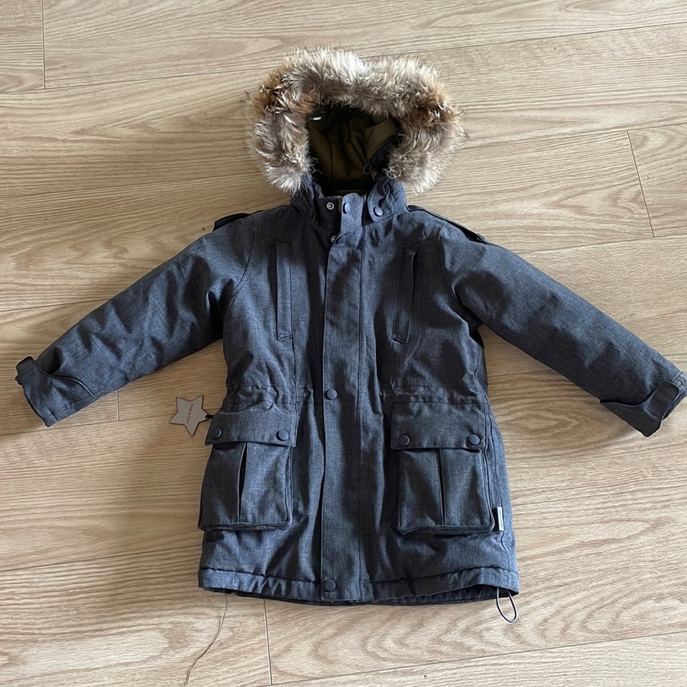 Boys Super Warm Parka with removable fur trim, 6 year.